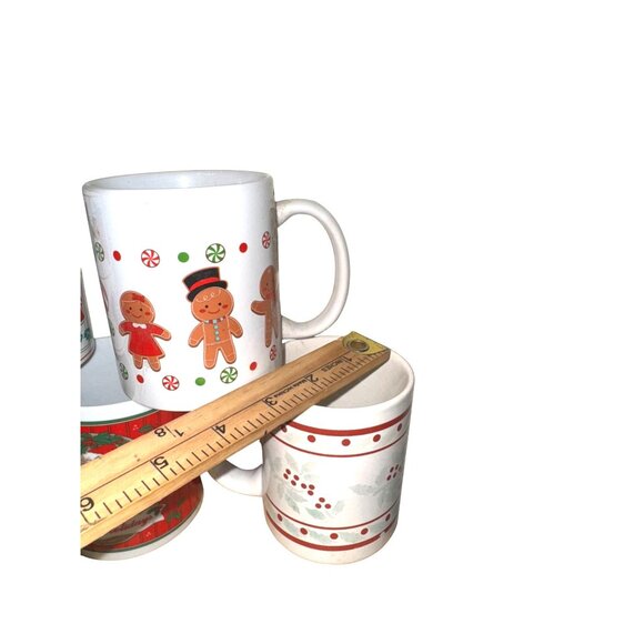 Holiday Themed Ceramic Coffee Mug - Picture 4 of 4